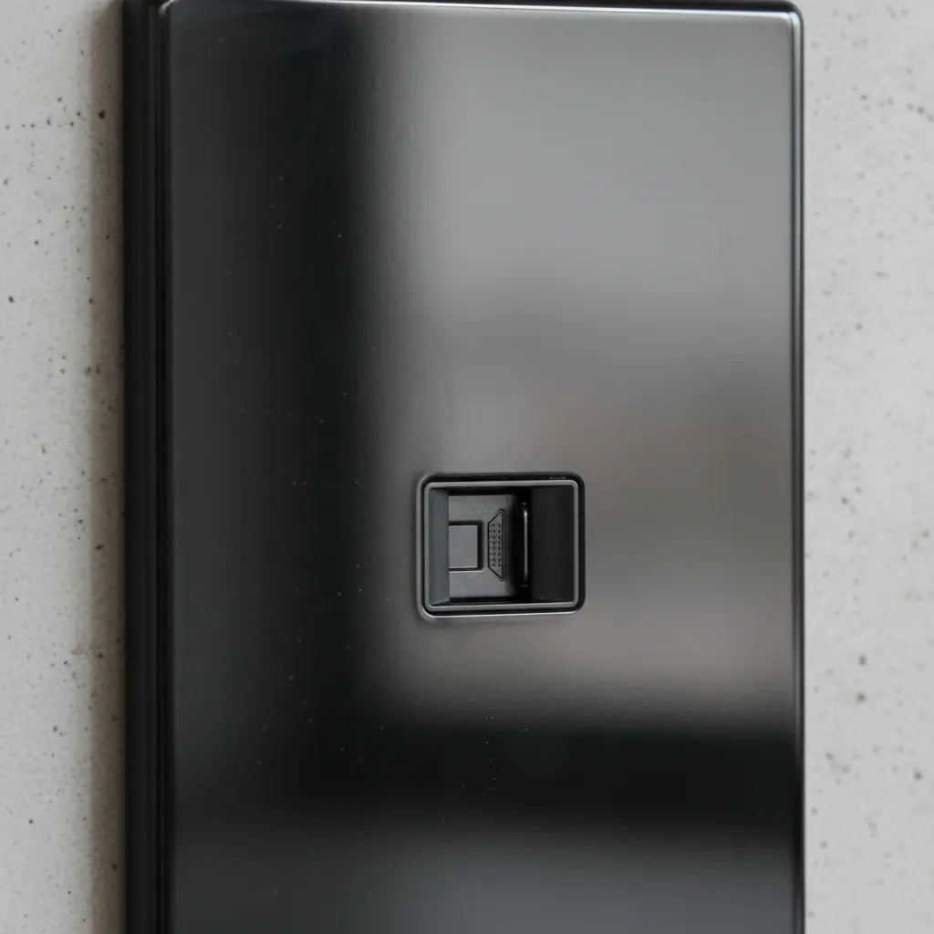 VALO | Placa con Conexión Modem Slim Cristal Negro